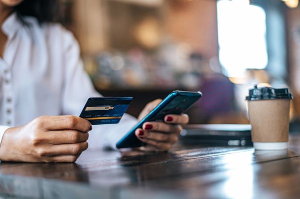 Os 12 melhores cartões de crédito de 2025 com milhas, cashback e anuidade zero